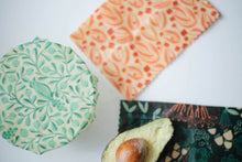 Load image into Gallery viewer, Beeswax Wraps - 5 Wrap Variety
